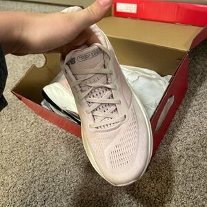 New Balance Women's 1080 V14. Worn once. Too small for my daughter.